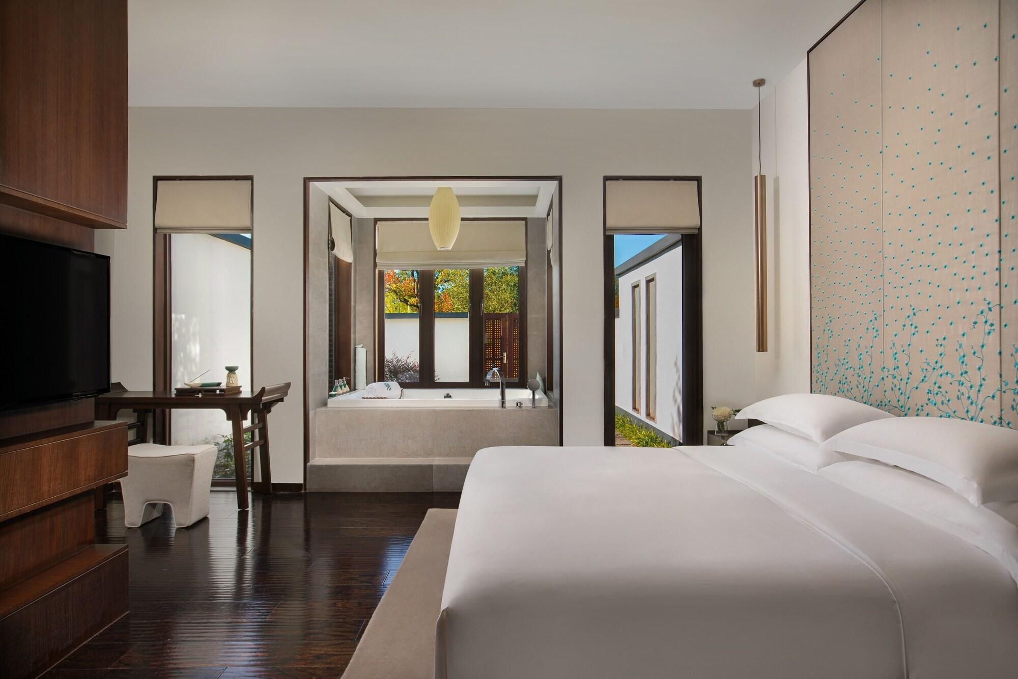 Banyan Tree Hotel Huangshan-The Ancient Charm Of Huizhou, A Paradise Exterior photo