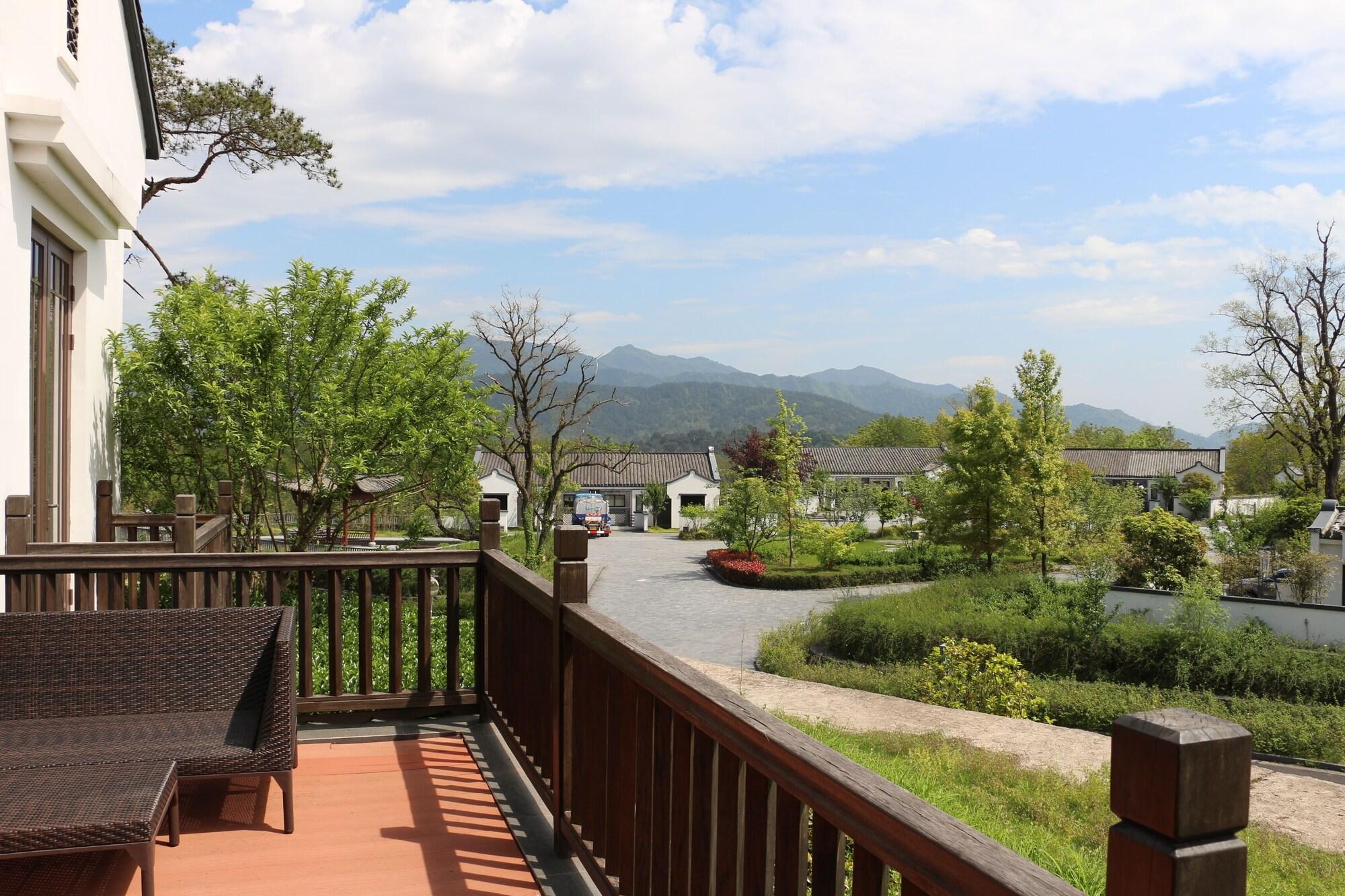 Banyan Tree Hotel Huangshan-The Ancient Charm Of Huizhou, A Paradise Exterior photo