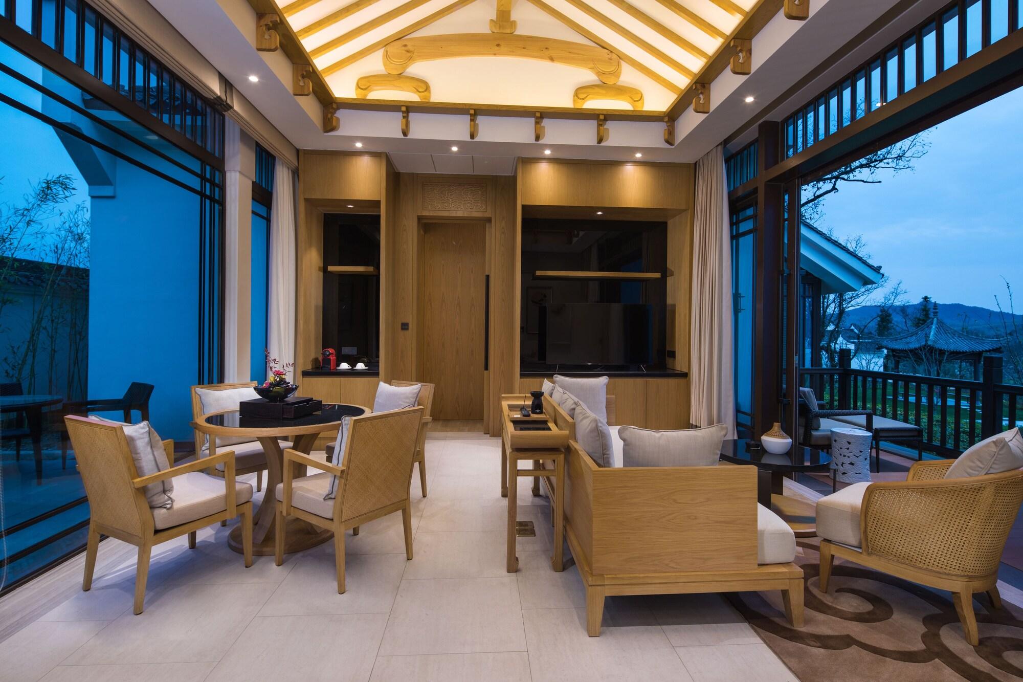 Banyan Tree Hotel Huangshan-The Ancient Charm Of Huizhou, A Paradise Exterior photo
