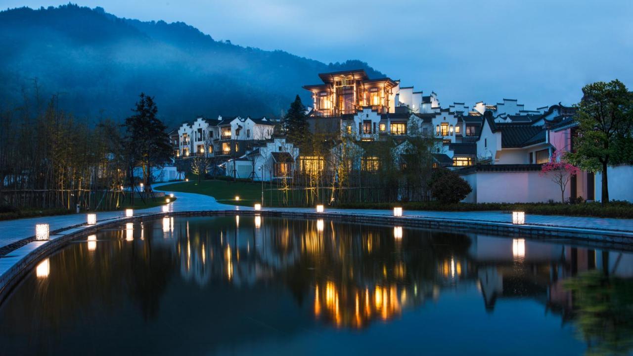 Banyan Tree Hotel Huangshan-The Ancient Charm Of Huizhou, A Paradise Exterior photo