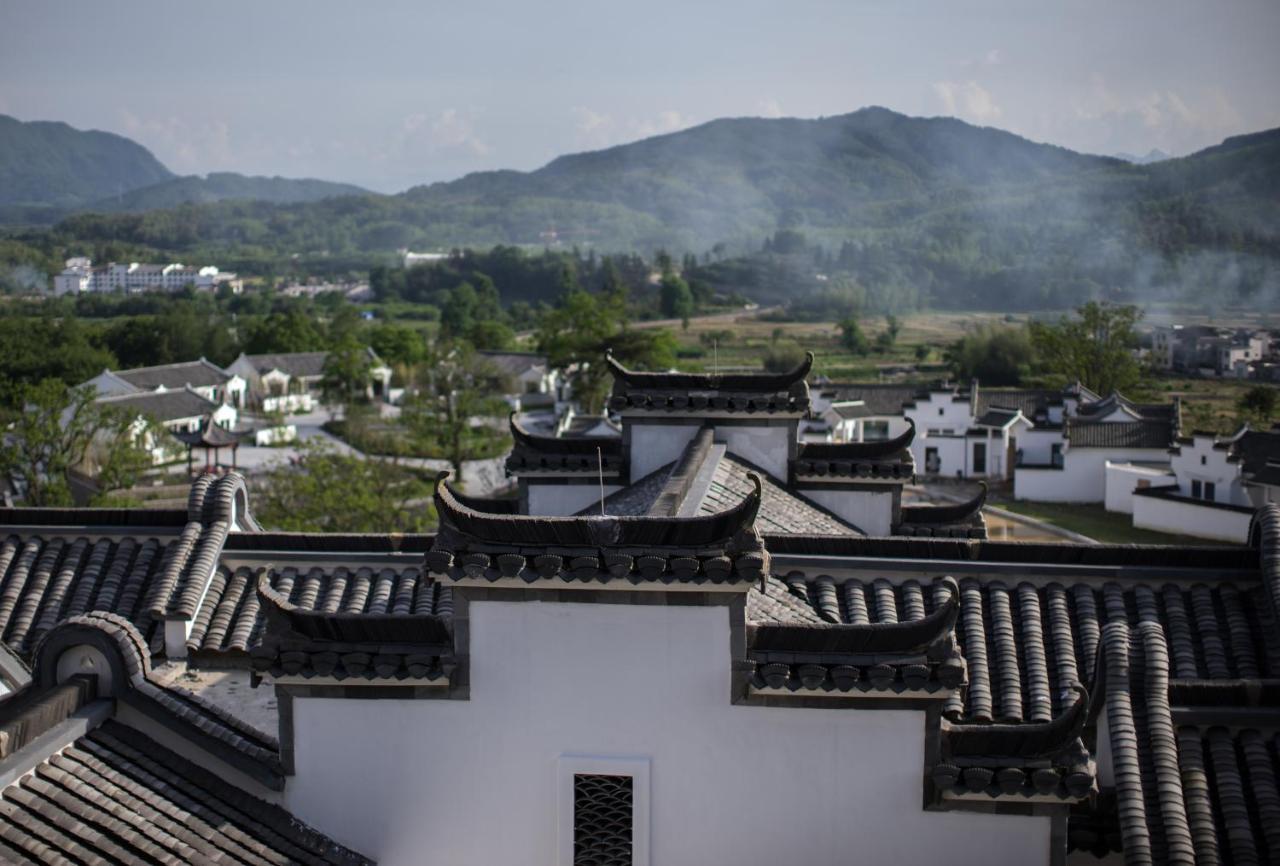 Banyan Tree Hotel Huangshan-The Ancient Charm Of Huizhou, A Paradise Exterior photo