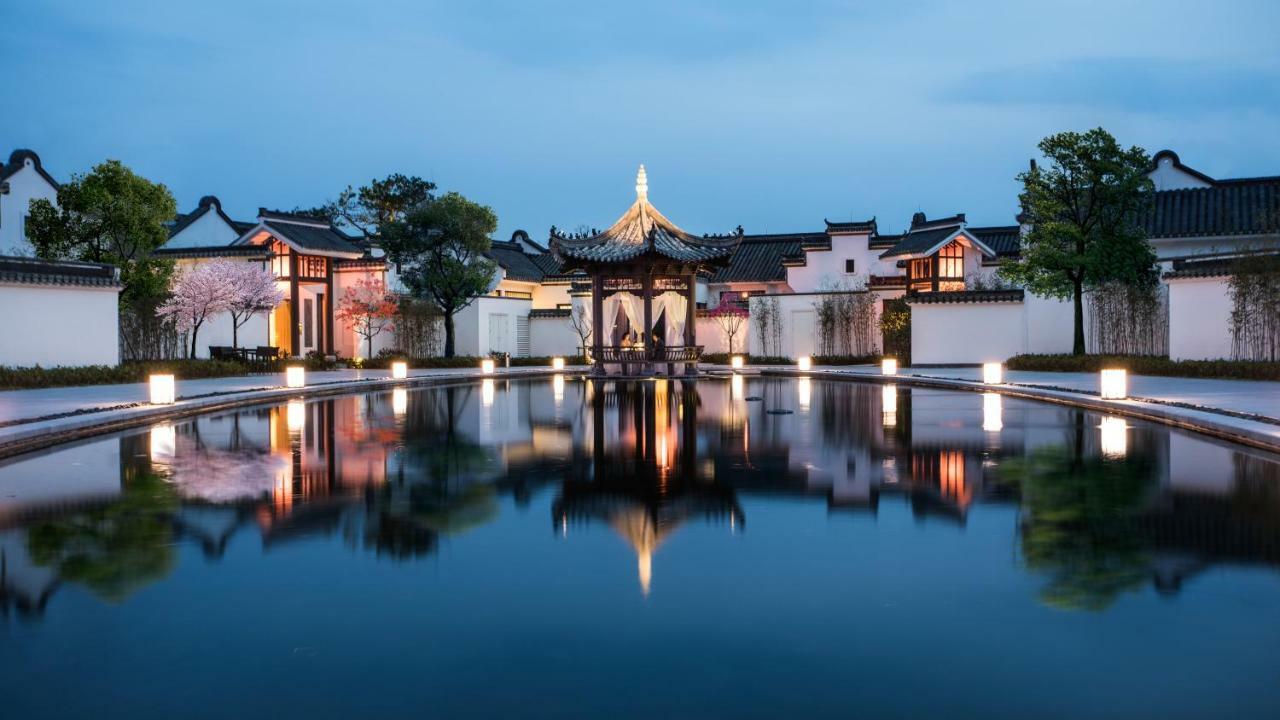 Banyan Tree Hotel Huangshan-The Ancient Charm Of Huizhou, A Paradise Exterior photo