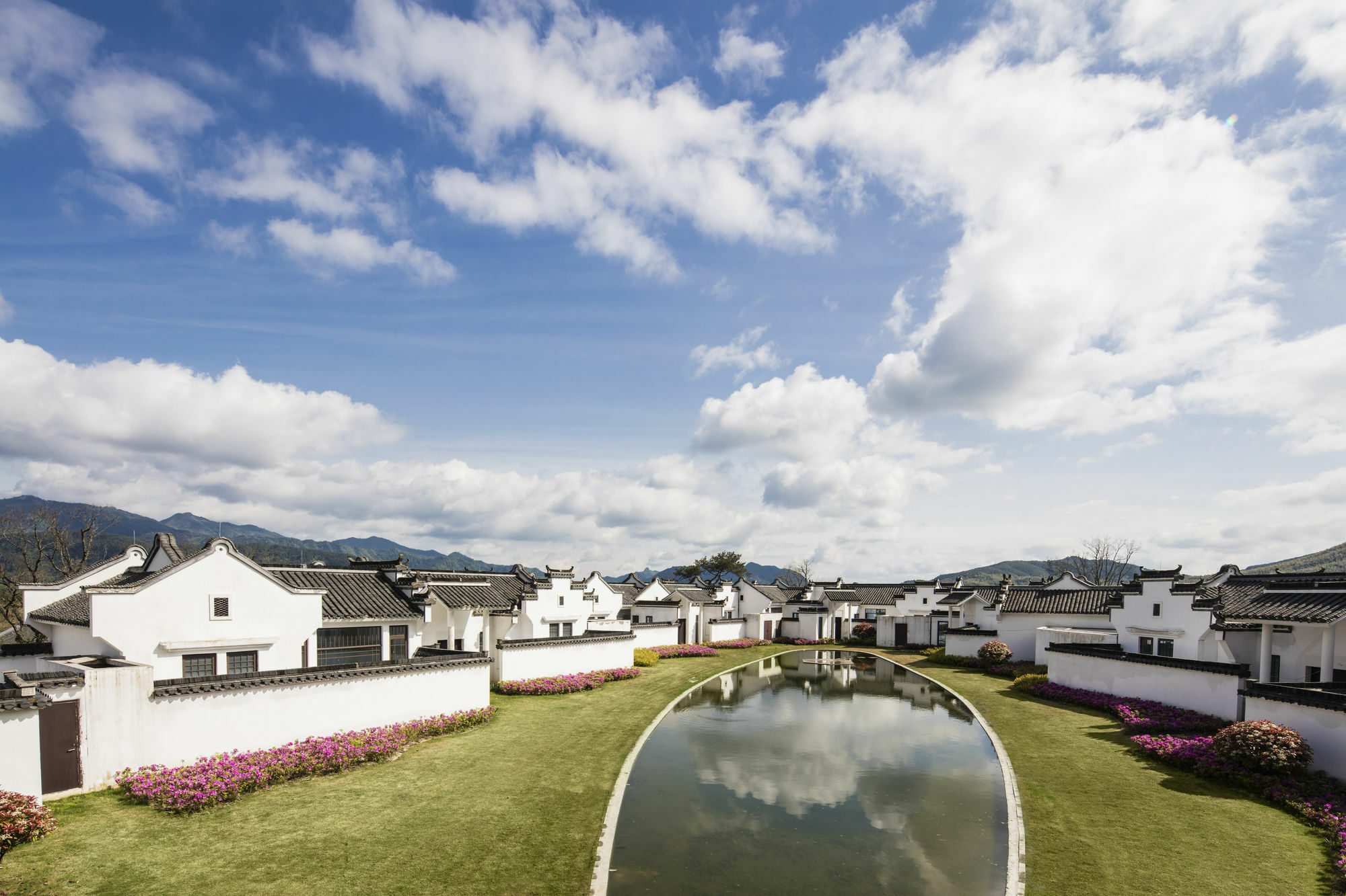 Banyan Tree Hotel Huangshan-The Ancient Charm Of Huizhou, A Paradise Exterior photo