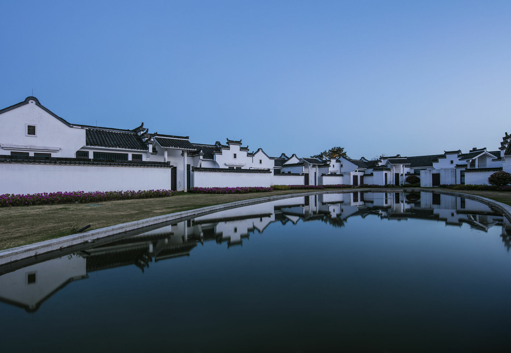 Banyan Tree Hotel Huangshan-The Ancient Charm Of Huizhou, A Paradise Exterior photo