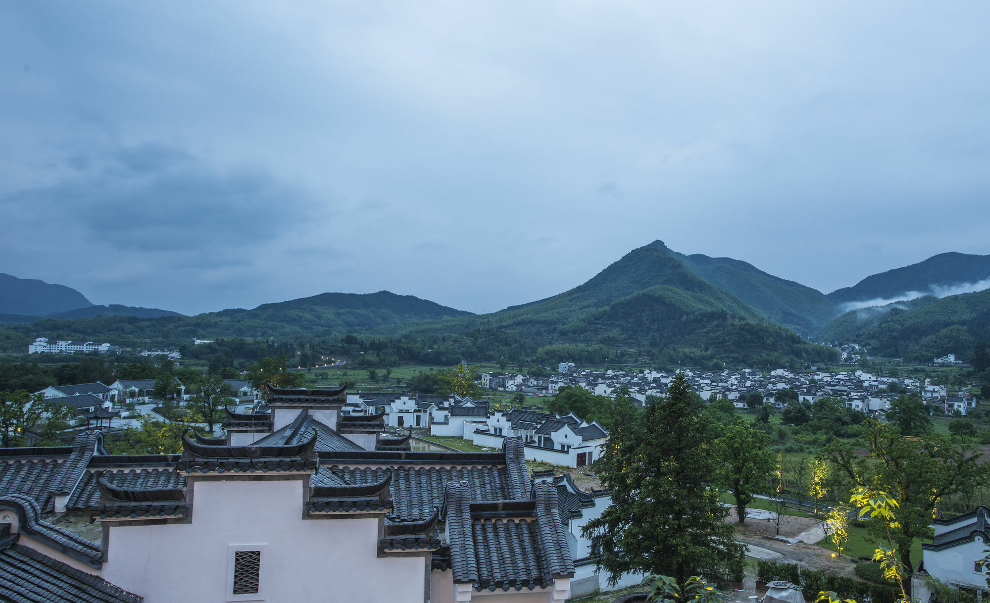 Banyan Tree Hotel Huangshan-The Ancient Charm Of Huizhou, A Paradise Exterior photo